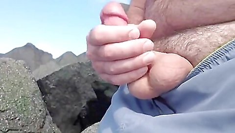 Spying the best feet with her effectsro